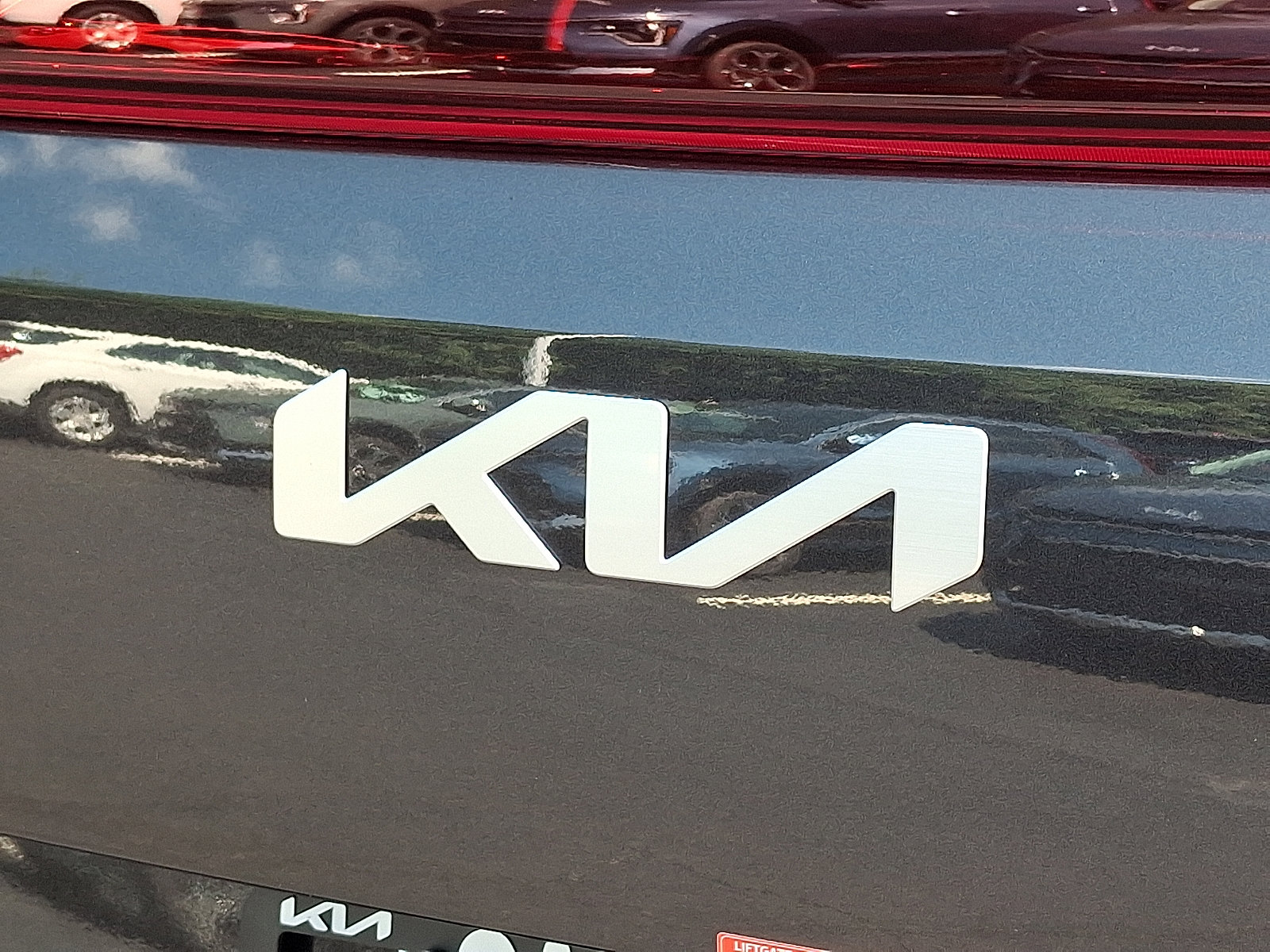 2026 Kia Carnival SX photo 9