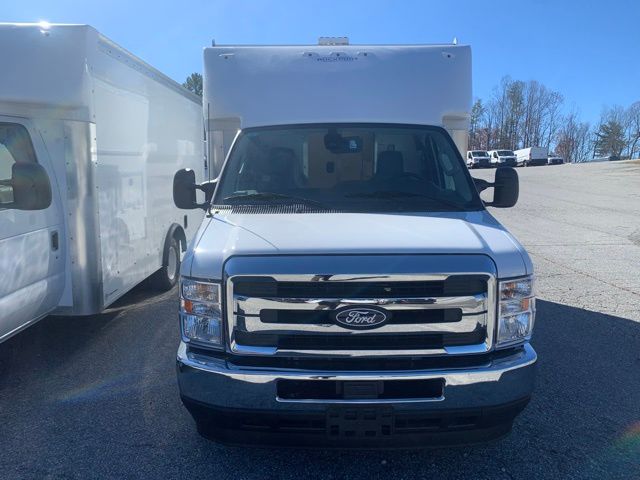 2026 Ford E-350 Base photo 4
