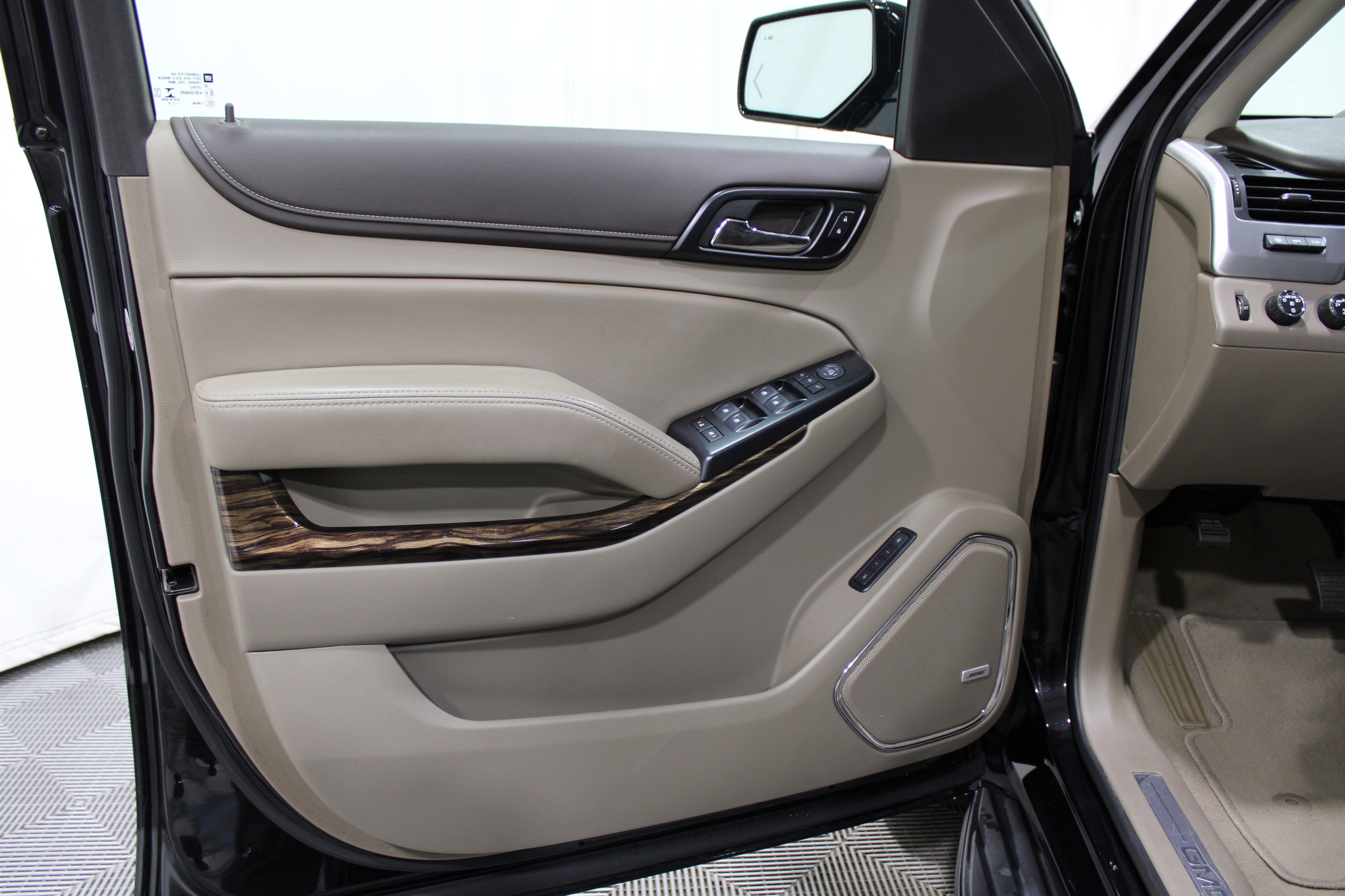 2020 Gmc Yukon SLT photo 2