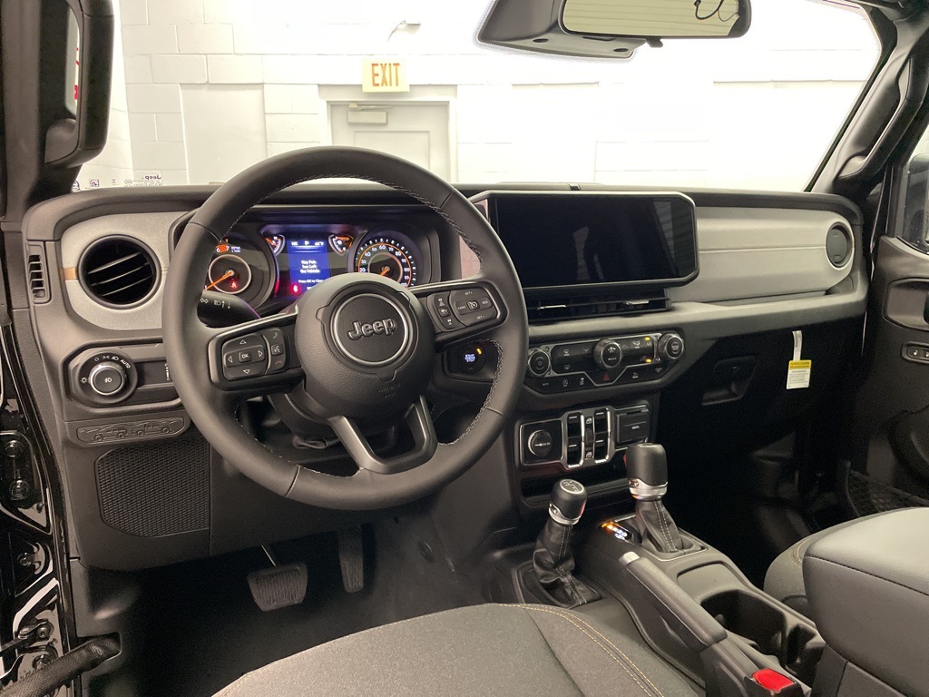 2025 Jeep Wrangler photo 6