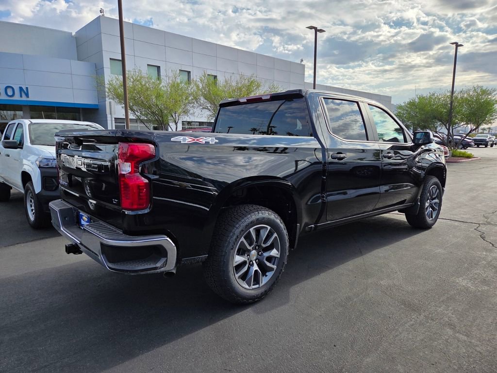 2026 Chevrolet Silverado 1500 LT photo 2