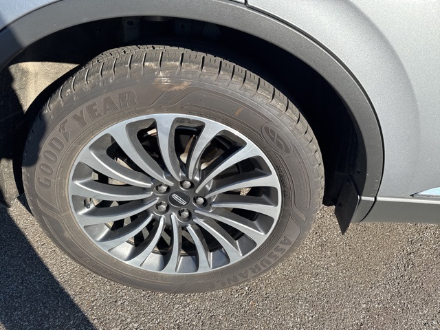 2021 Lincoln Aviator Reserve photo 2