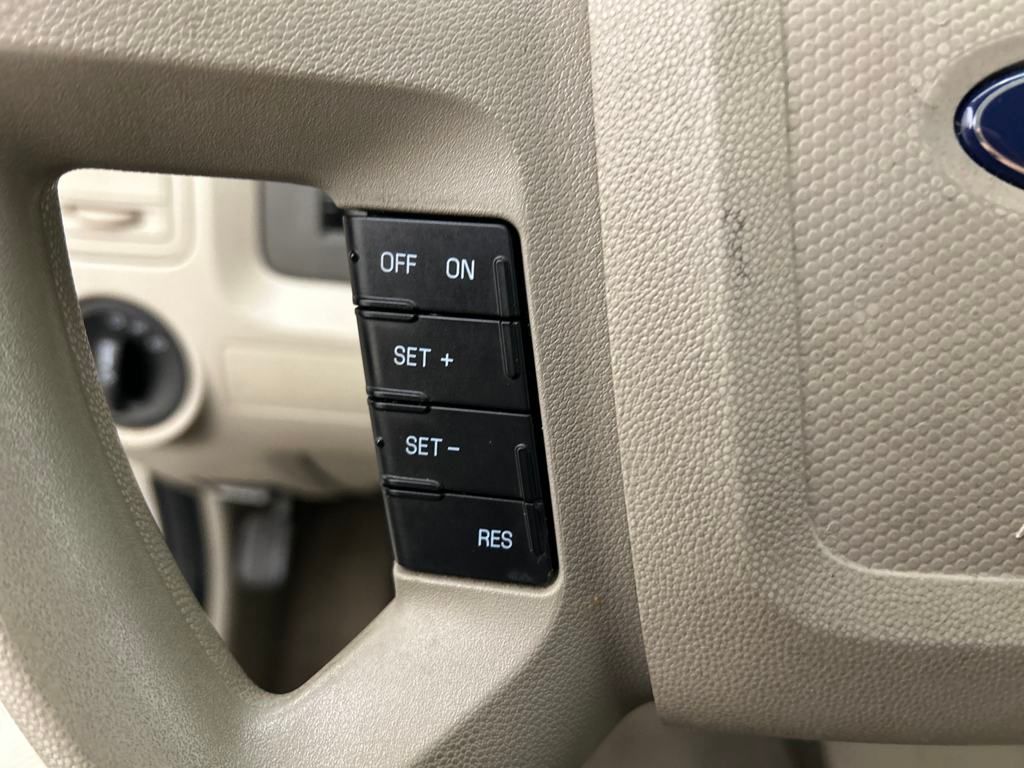 2010 Ford Escape XLS photo 21