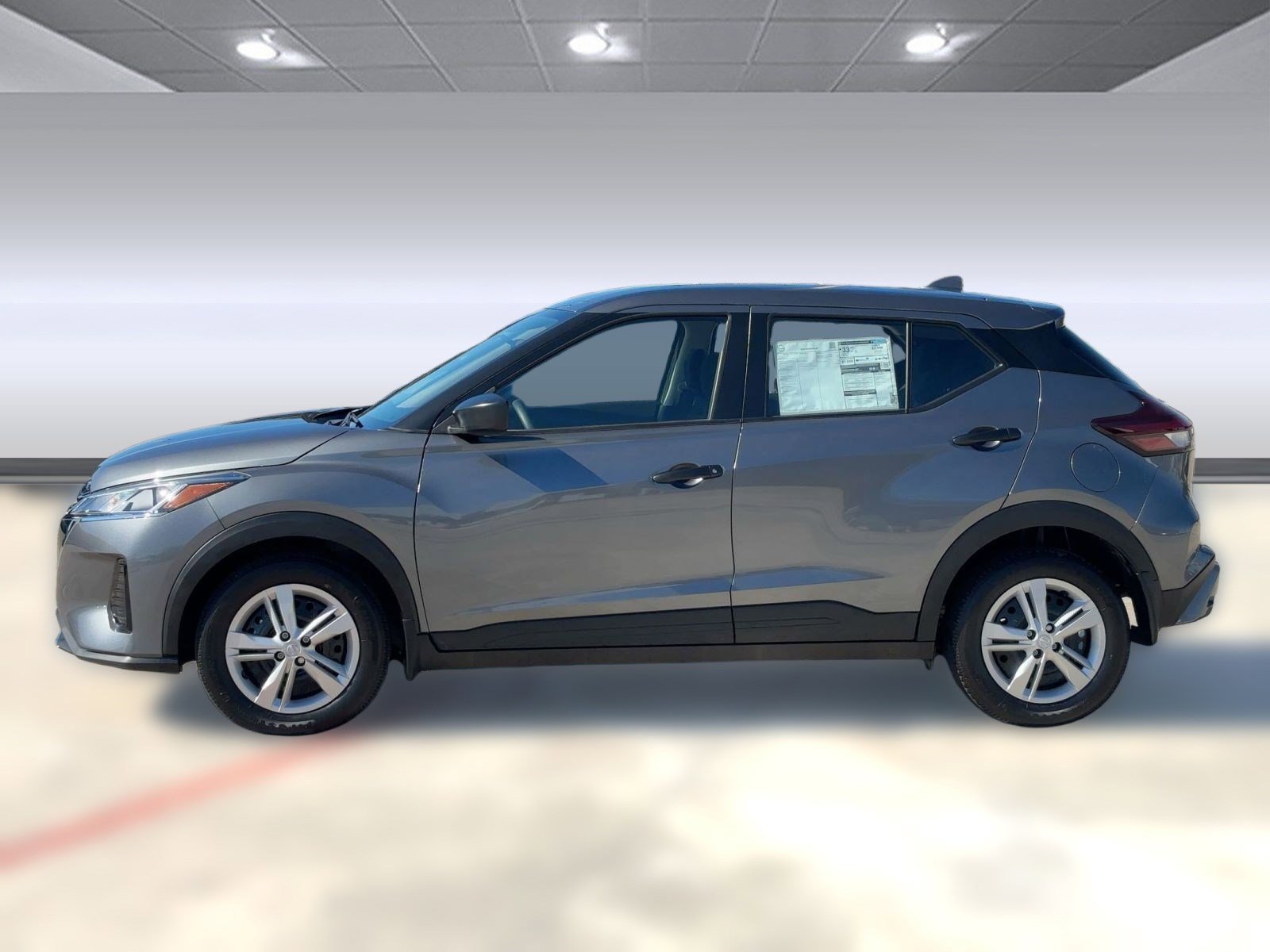 2025 Nissan Kicks Play S photo 2