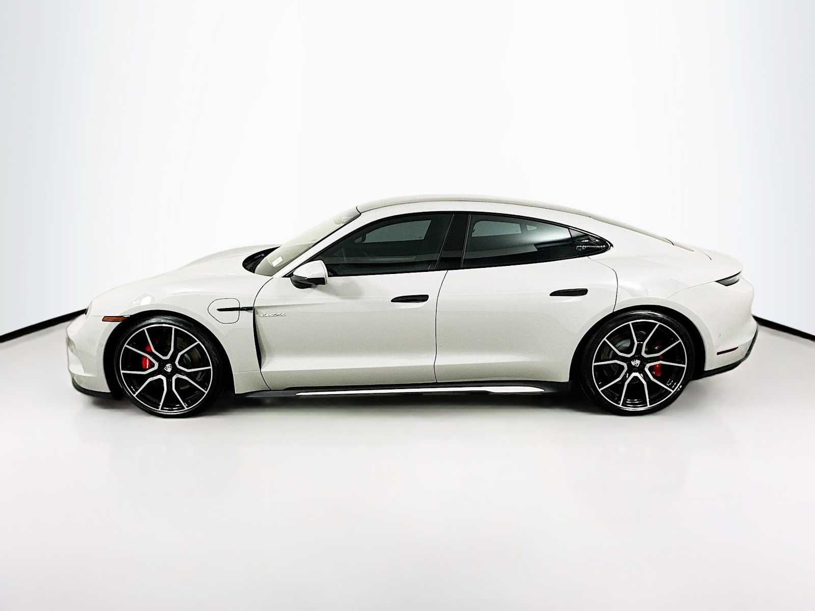 2025 Porsche Taycan 4S photo 2