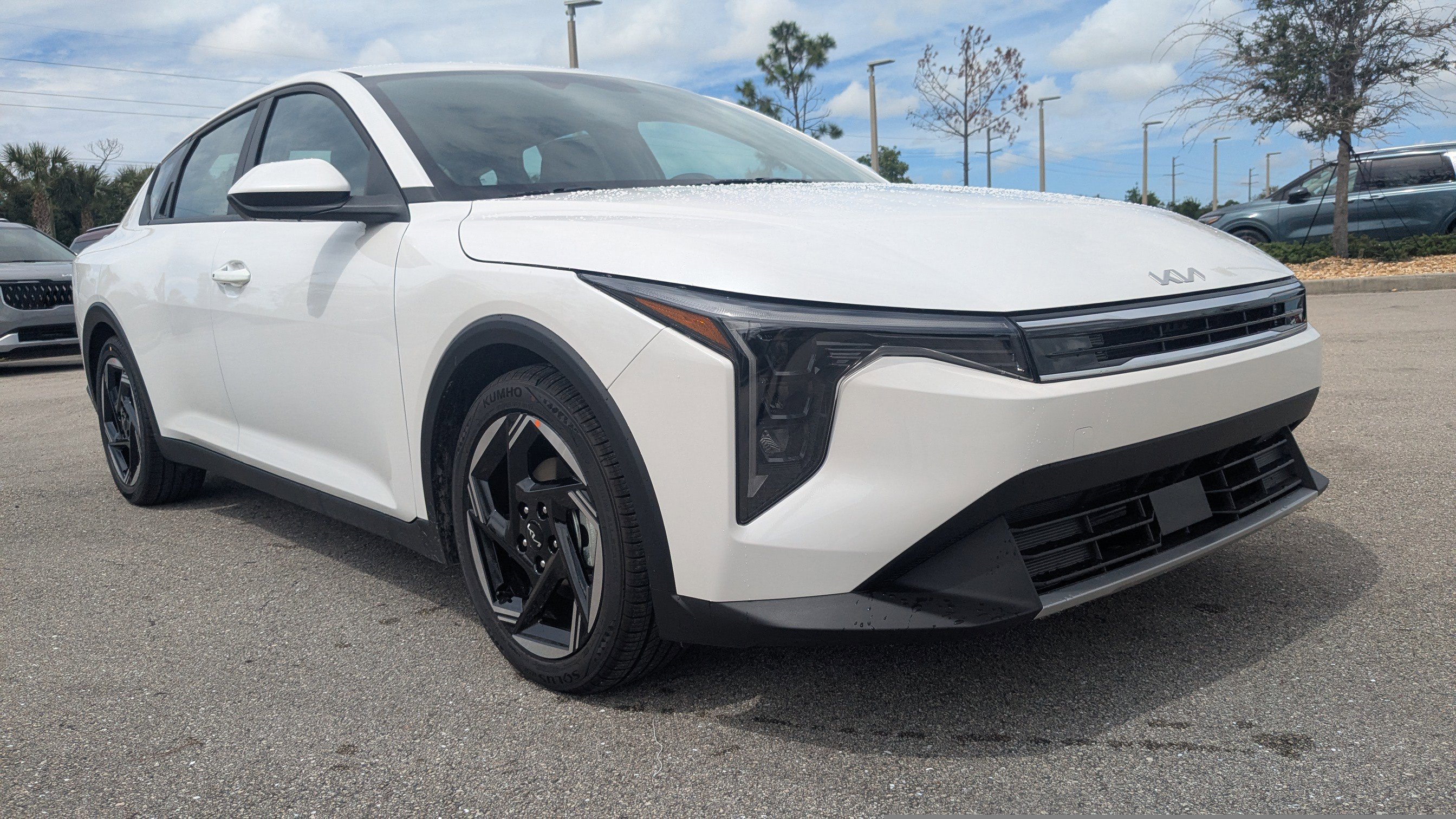 2025 Kia K4 EX photo 2