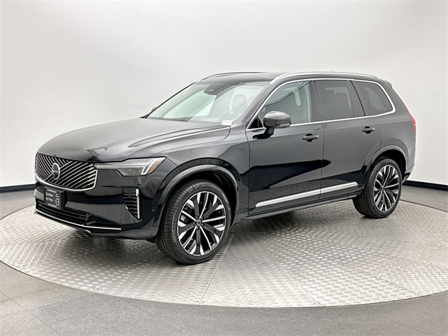 2025 Volvo XC90 Plus's photo
