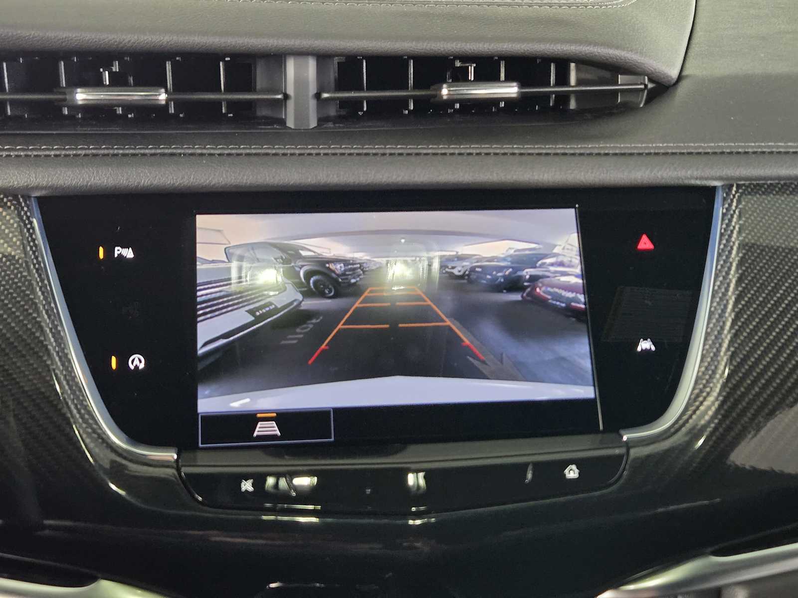 2025 Cadillac XT6 Sport photo 12