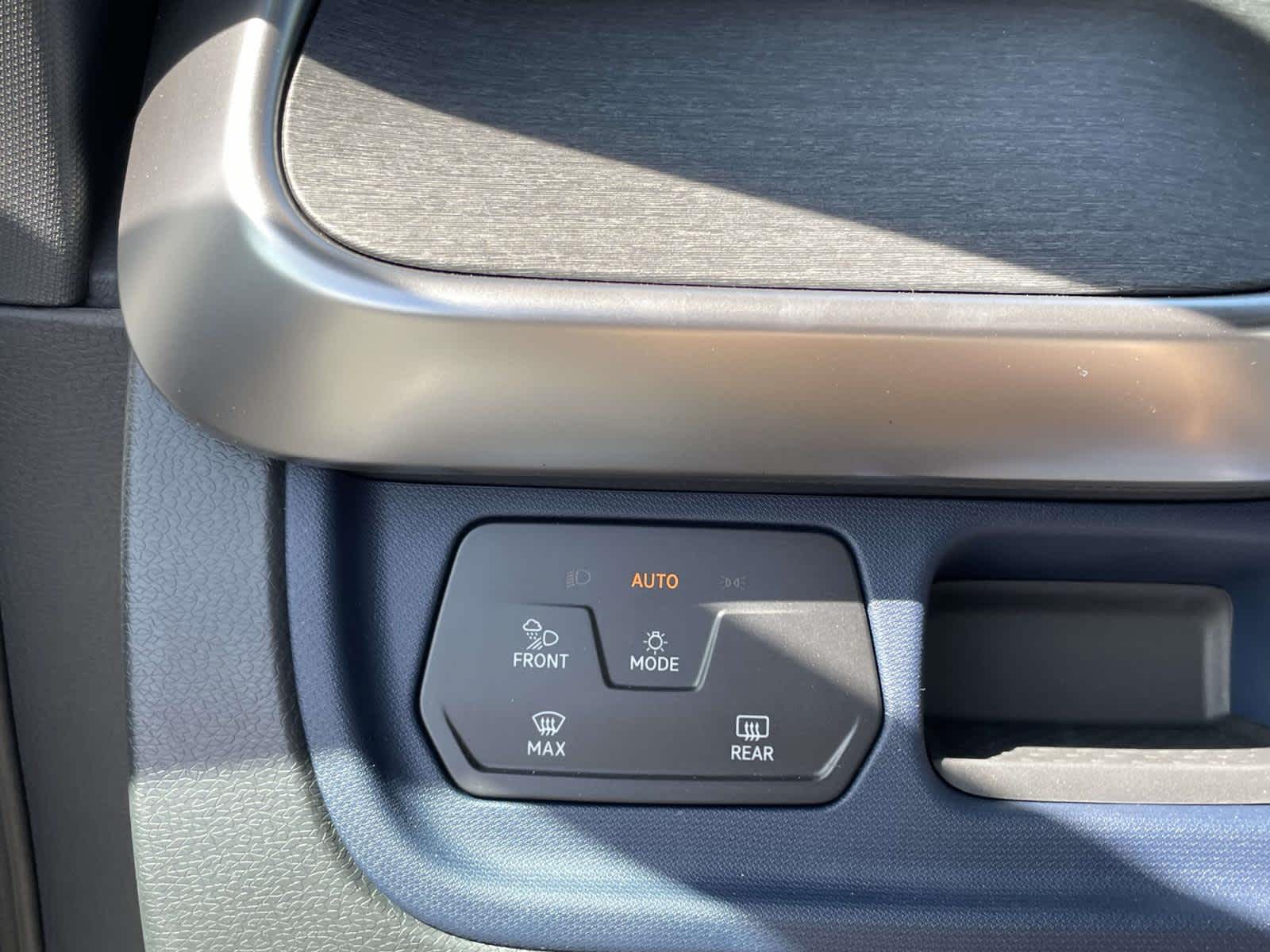 2025 Volkswagen ID. Buzz PRO S - Photo 28