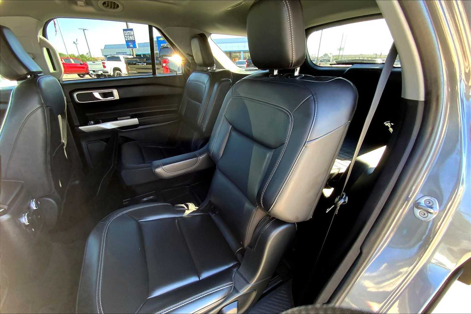 2021 Ford Explorer XLT photo 18