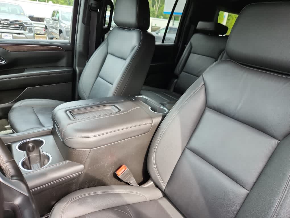 2024 Chevrolet Suburban LT photo 12