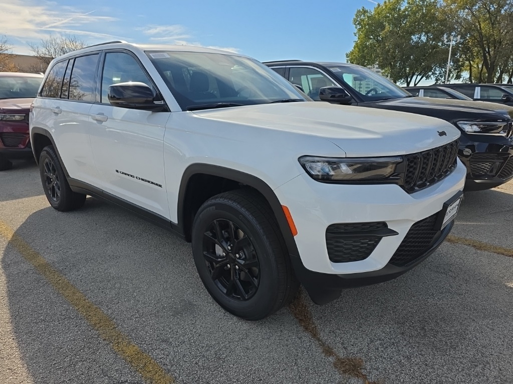 2025 Jeep Grand Cherokee Altitude's photo
