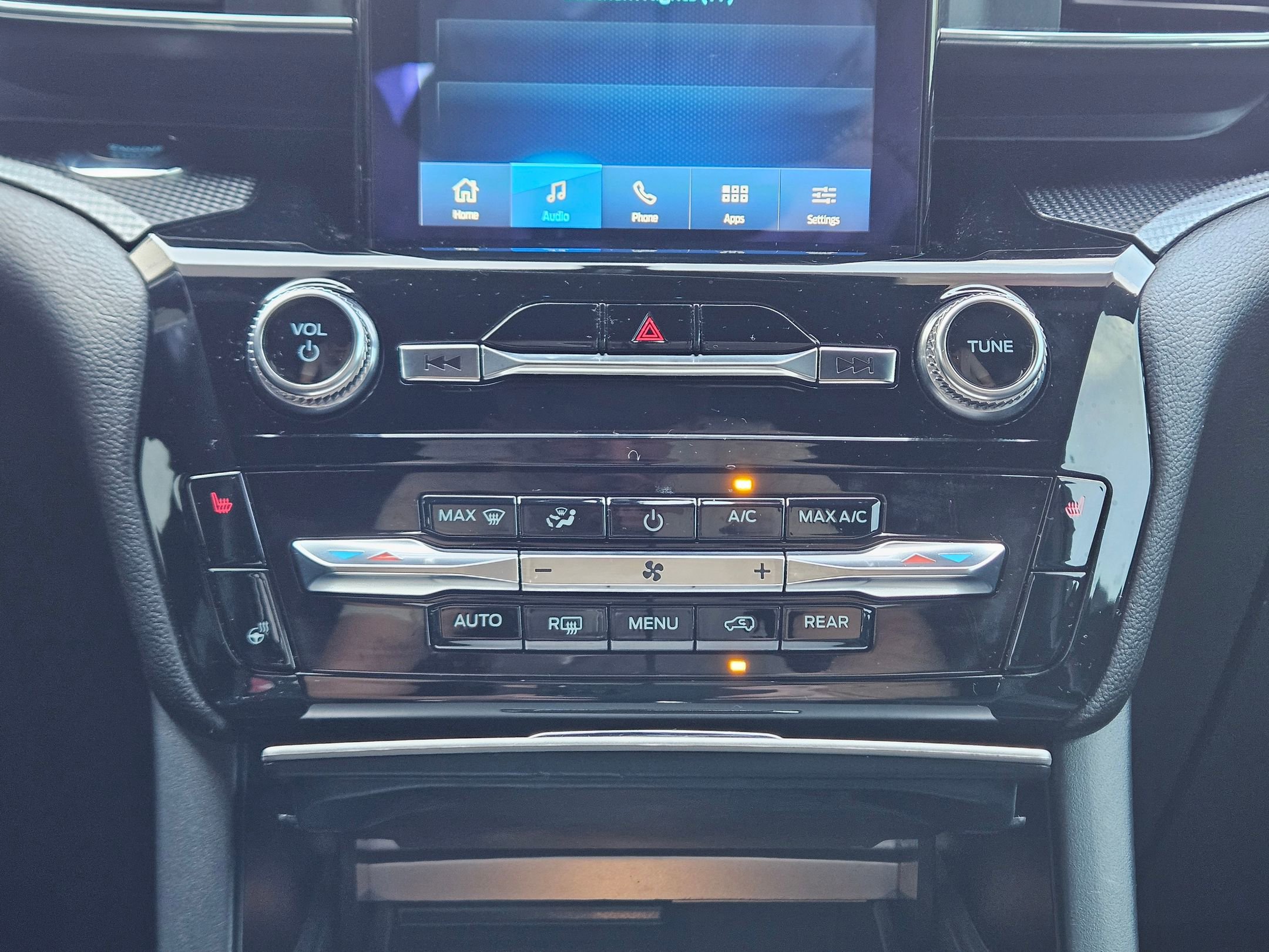 2023 Ford Explorer ST photo 13