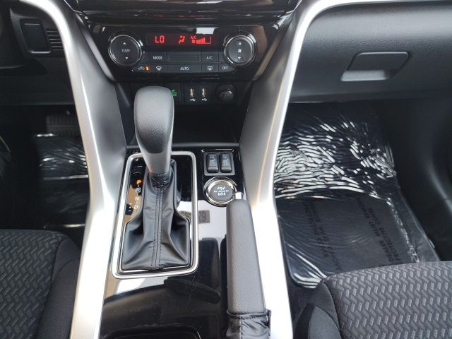 2025 Mitsubishi Eclipse Cross LE photo 20