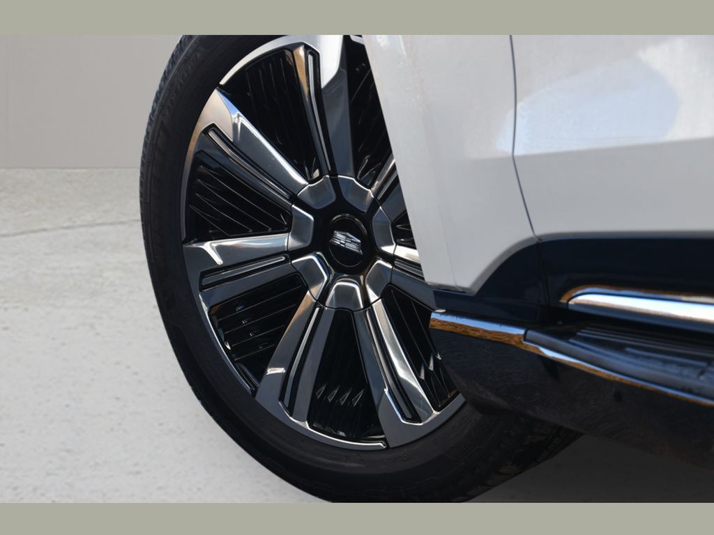 2025 Cadillac Escalade IQ Luxury photo 22