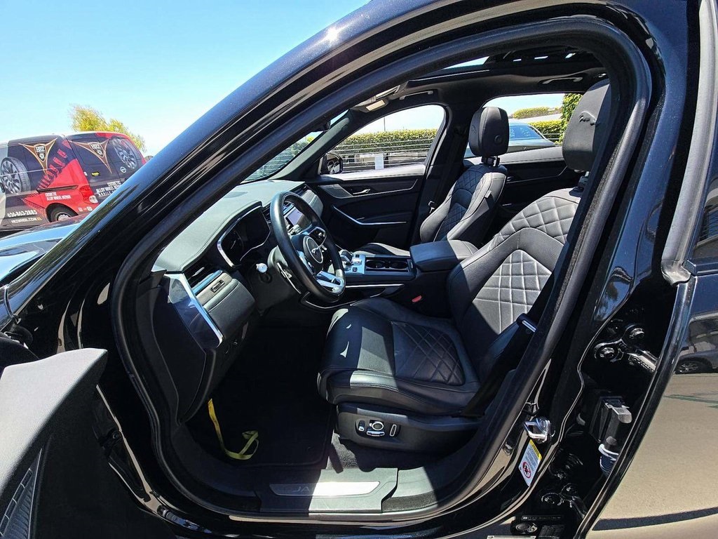 2022 Jaguar F-PACE P250 S photo 2