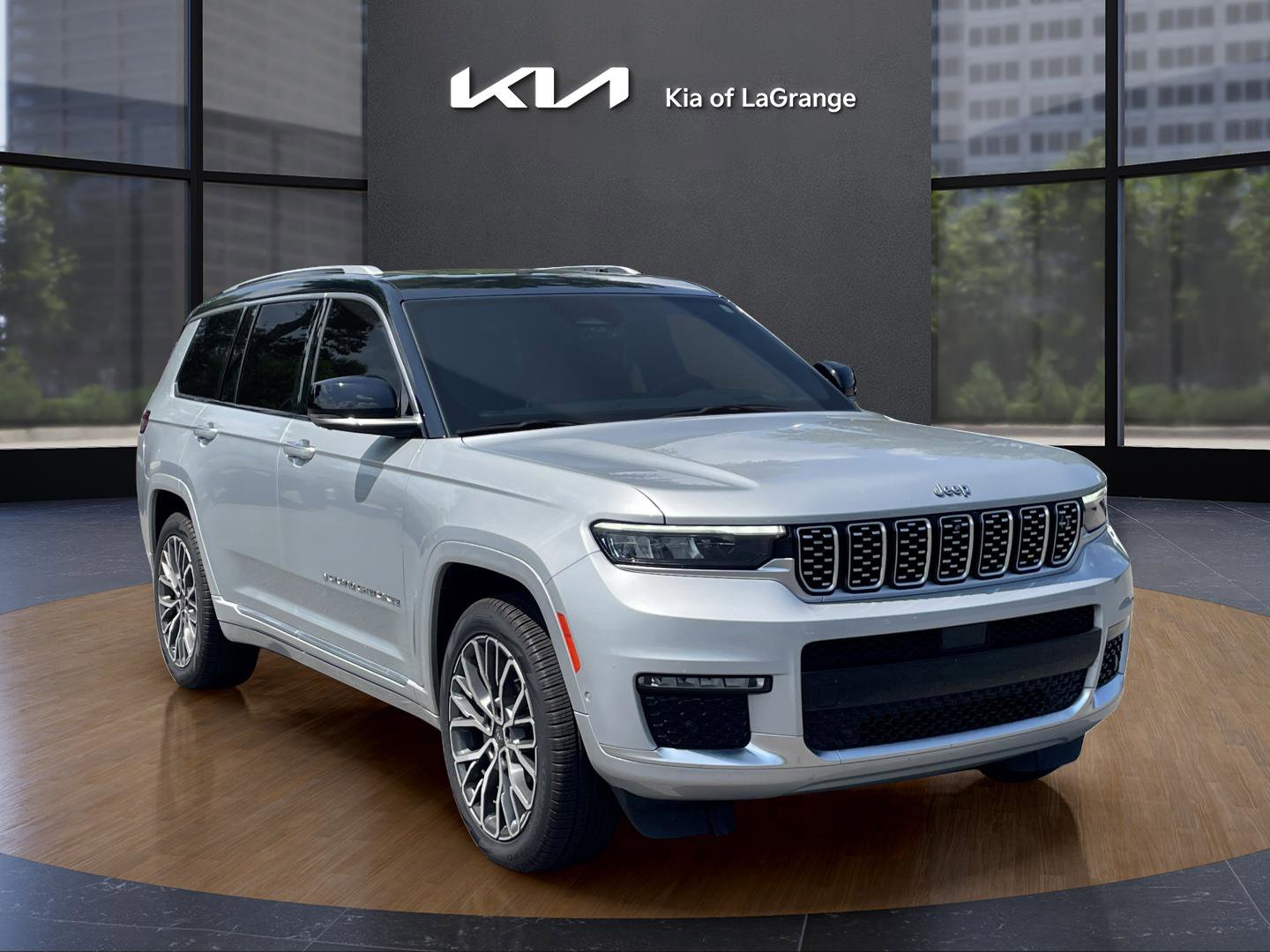 2021 Jeep Grand Cherokee L Summit Reserve photo 3