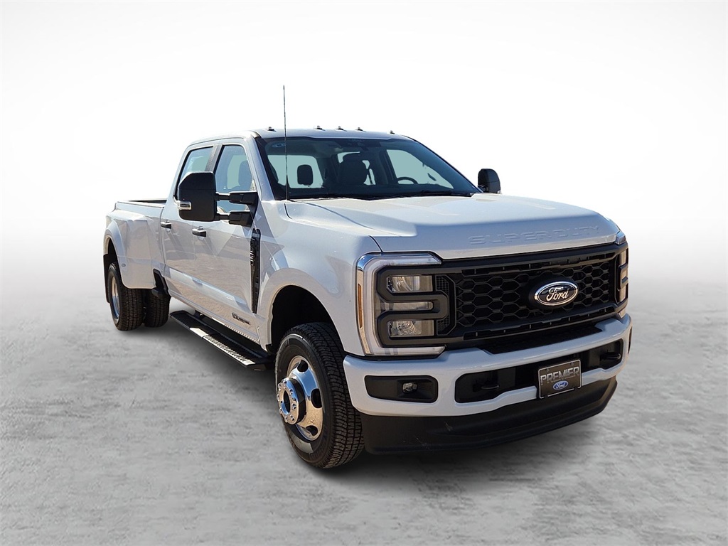 2026 Ford F-350 Super Duty XL's photo