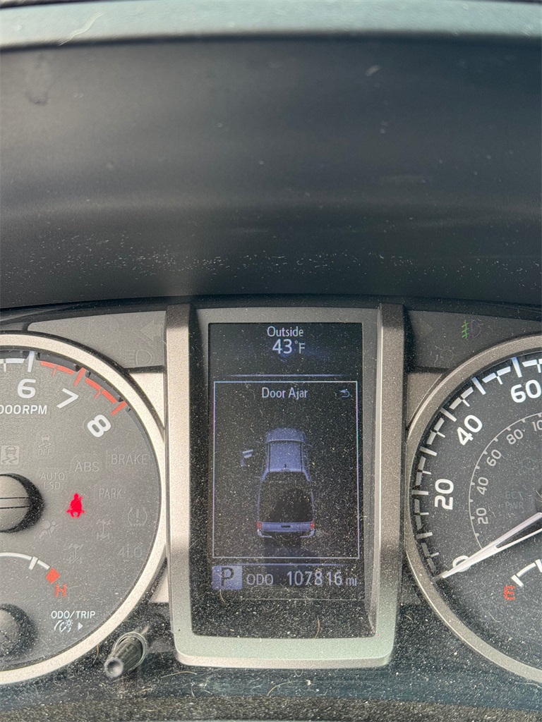 2017 Toyota Tacoma Limited photo 4