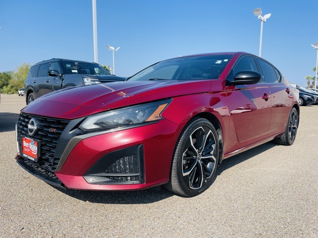 2023 Nissan Altima 2.5 SR photo 3