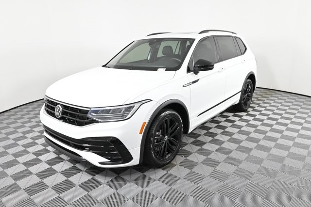 2022 Volkswagen Tiguan SE R-Line Black photo 2