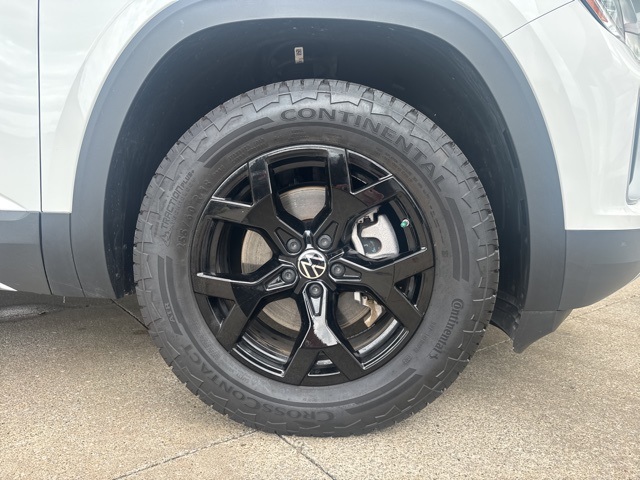 2025 Volkswagen Atlas Peak Edition SE photo 4