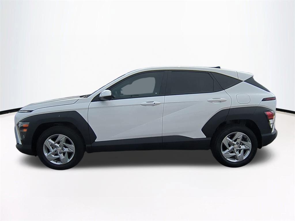 2026 Hyundai Kona SE photo 3