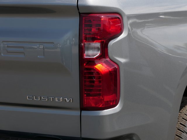 2026 Chevrolet Silverado 1500 Custom photo 3