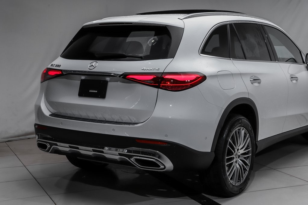 2025 Mercedes Benz GLC 300 4MATIC photo 4