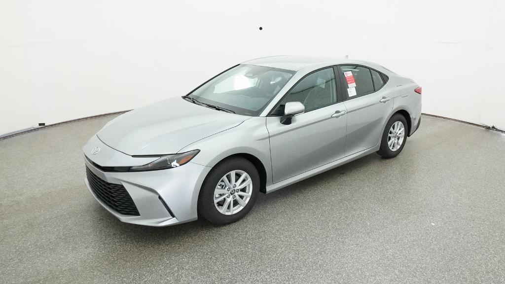 2026 Toyota Camry LE's photo