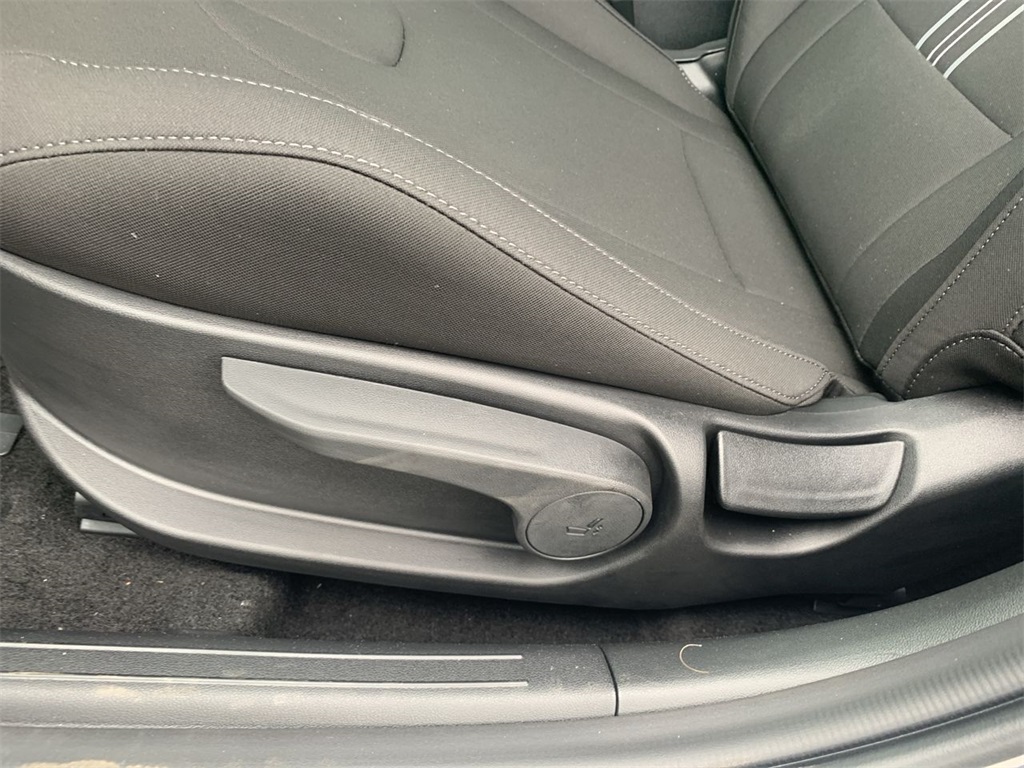 2025 Hyundai Elantra Hybrid Blue photo 3