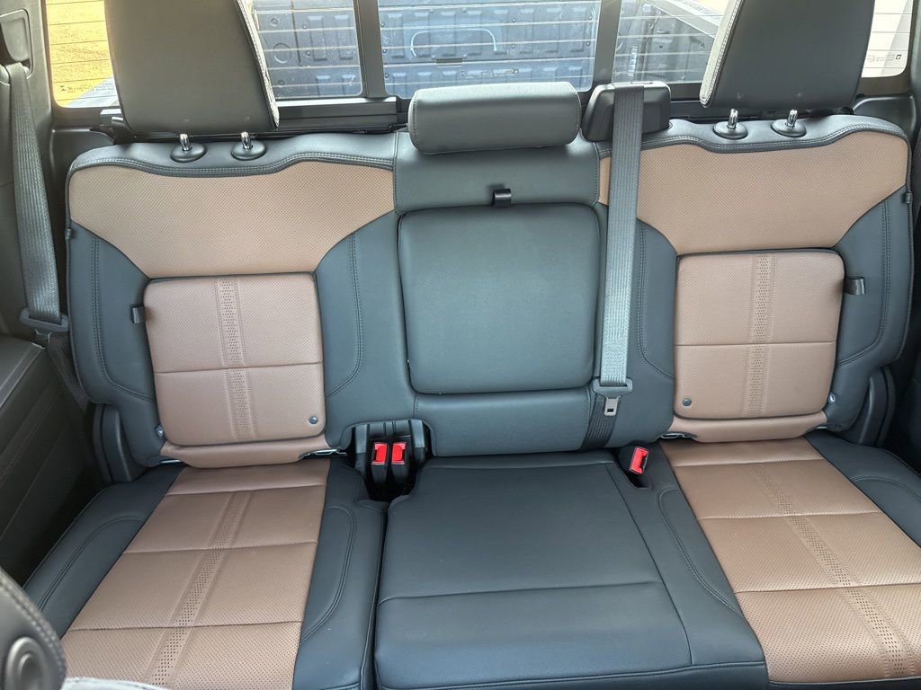 2024 Chevrolet Silverado 1500 High Country photo 21