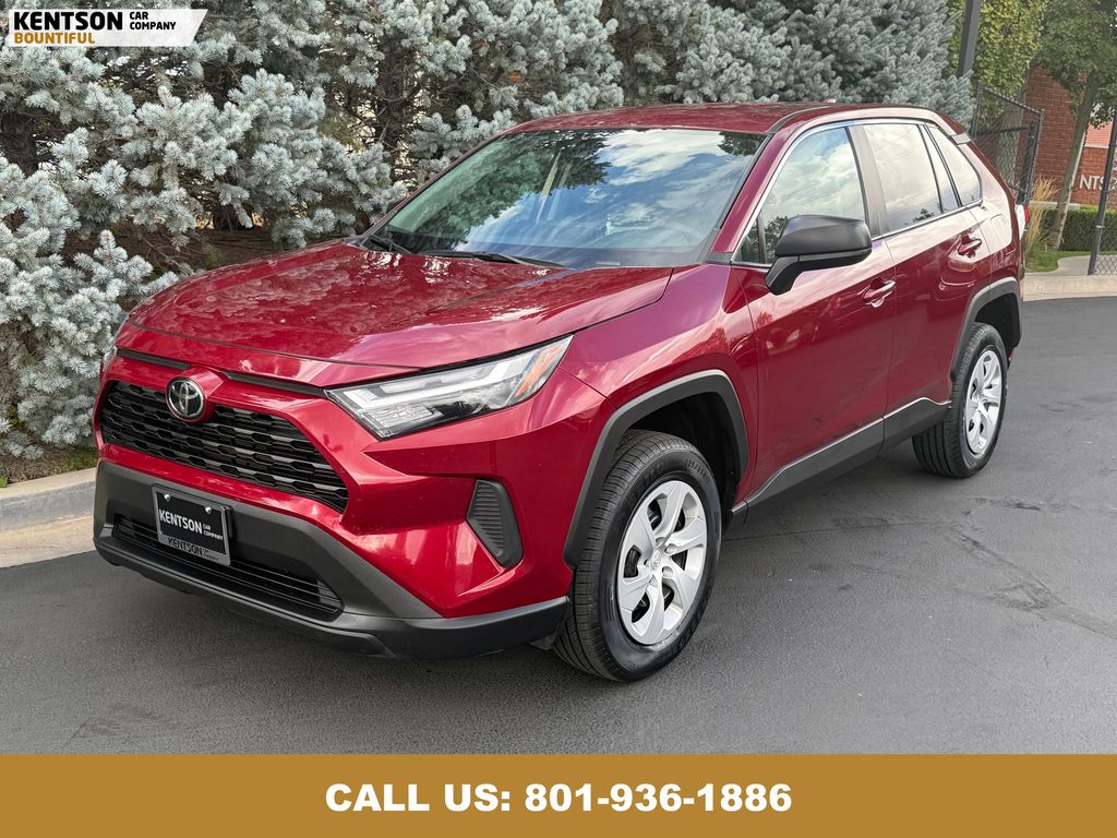 2024 Toyota RAV4 LE photo 3