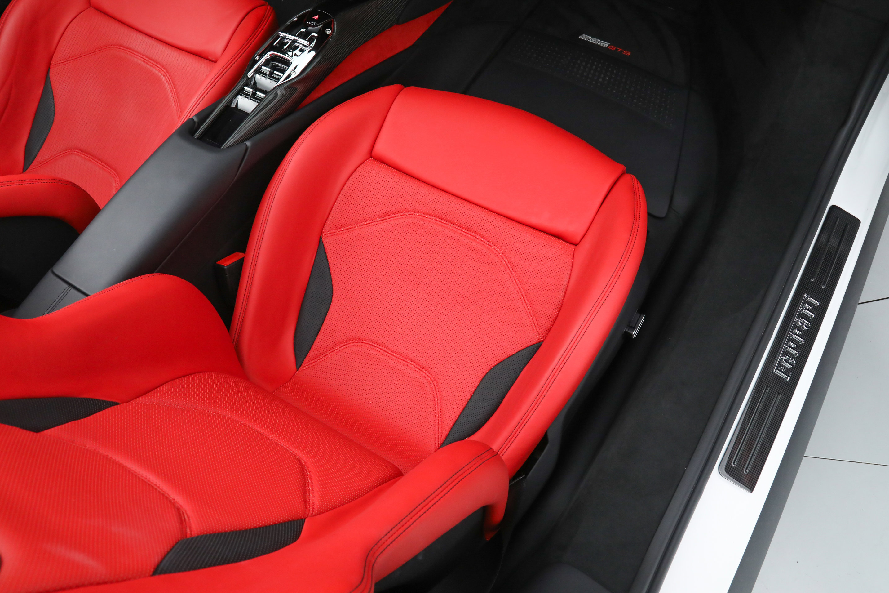 2024 Ferrari 296 GTS photo 24