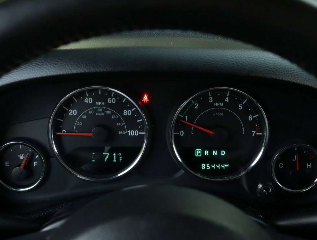 2015 Jeep Wrangler Unlimited Altitude photo 11