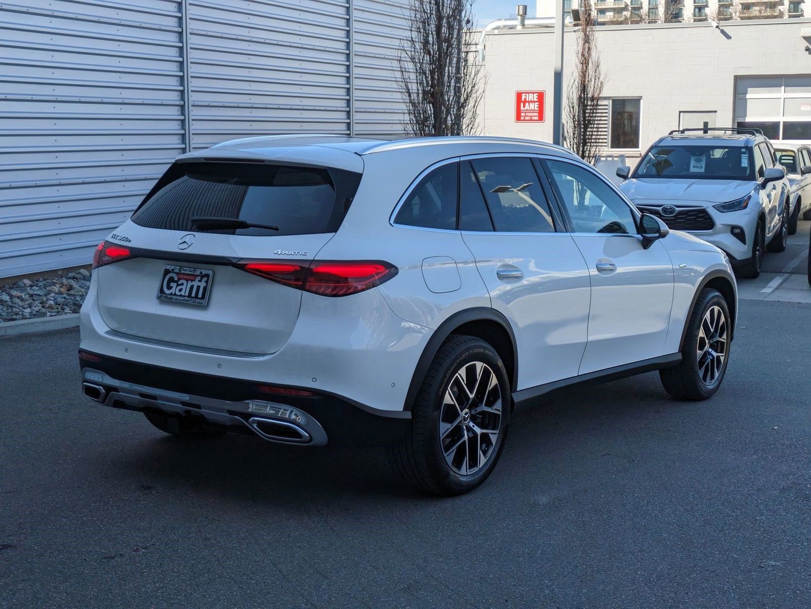 2025 Mercedes Benz GLC 350e 4MATIC photo 3