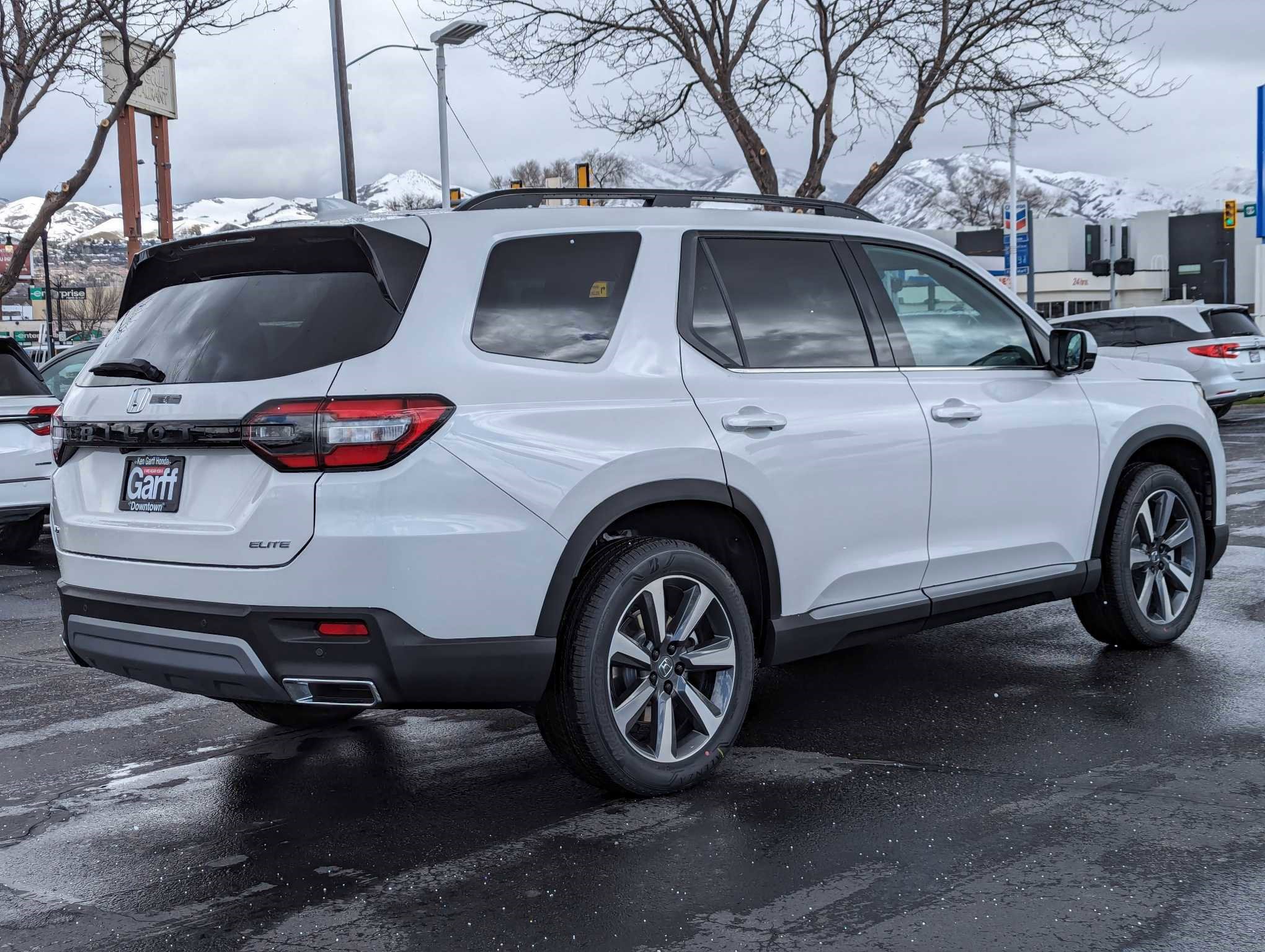 2025 Honda Pilot Elite photo 2