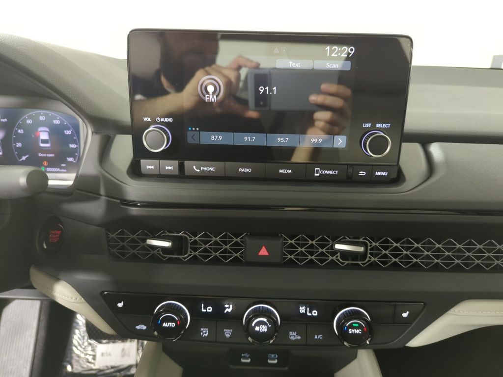 2025 Honda Accord SE photo 18