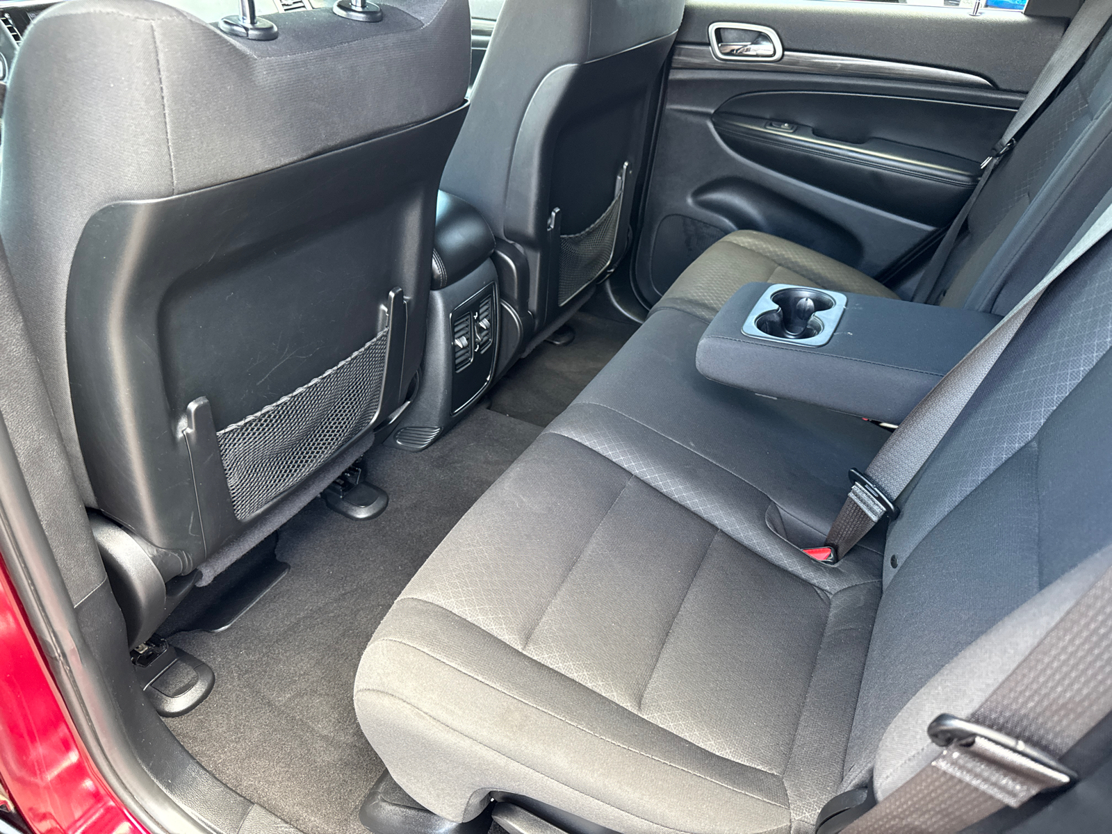 2019 Jeep Grand Cherokee Laredo E photo 5