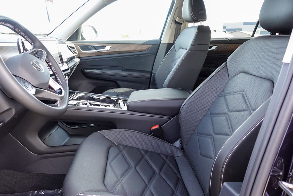 2026 Volkswagen Atlas SE Technology photo 13