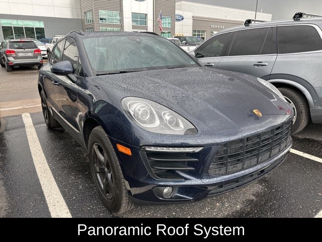 2017 Porsche Macan Base photo 3