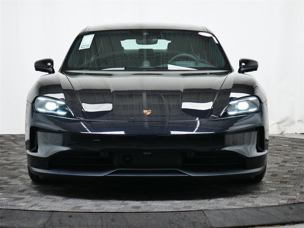 2025 Porsche Taycan 4S photo 10