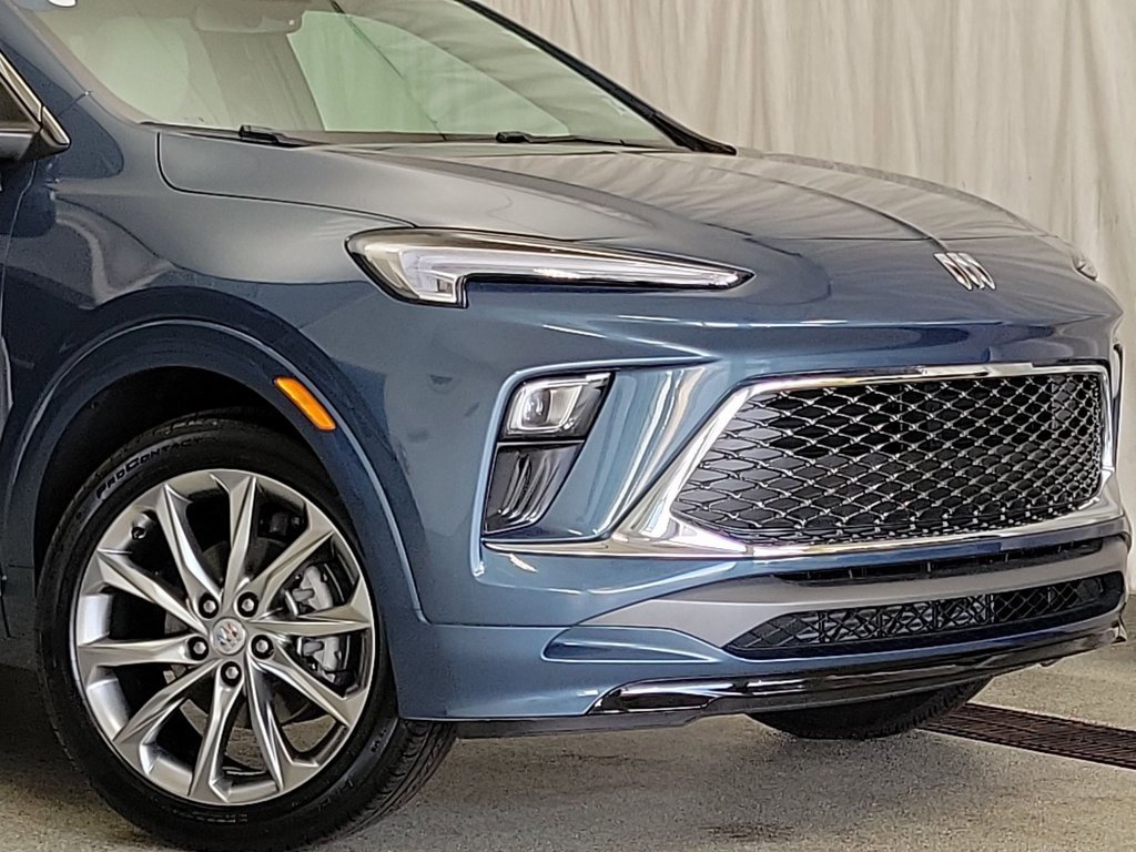 2024 Buick Encore GX Avenir photo 2