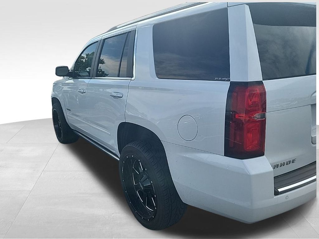 2017 Chevrolet Tahoe Premier photo 2