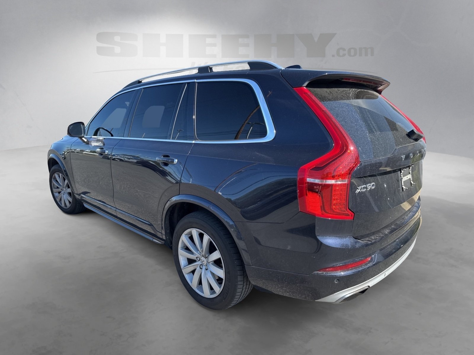 2016 Volvo XC90 T6 Momentum photo 4