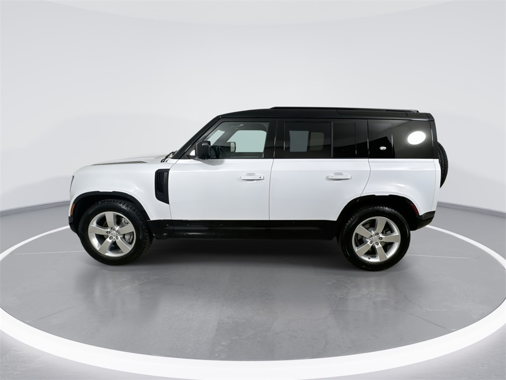 2023 Land Rover Defender SE photo 3
