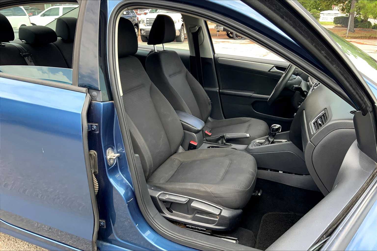 2015 Volkswagen Jetta 1.8T SE photo 8