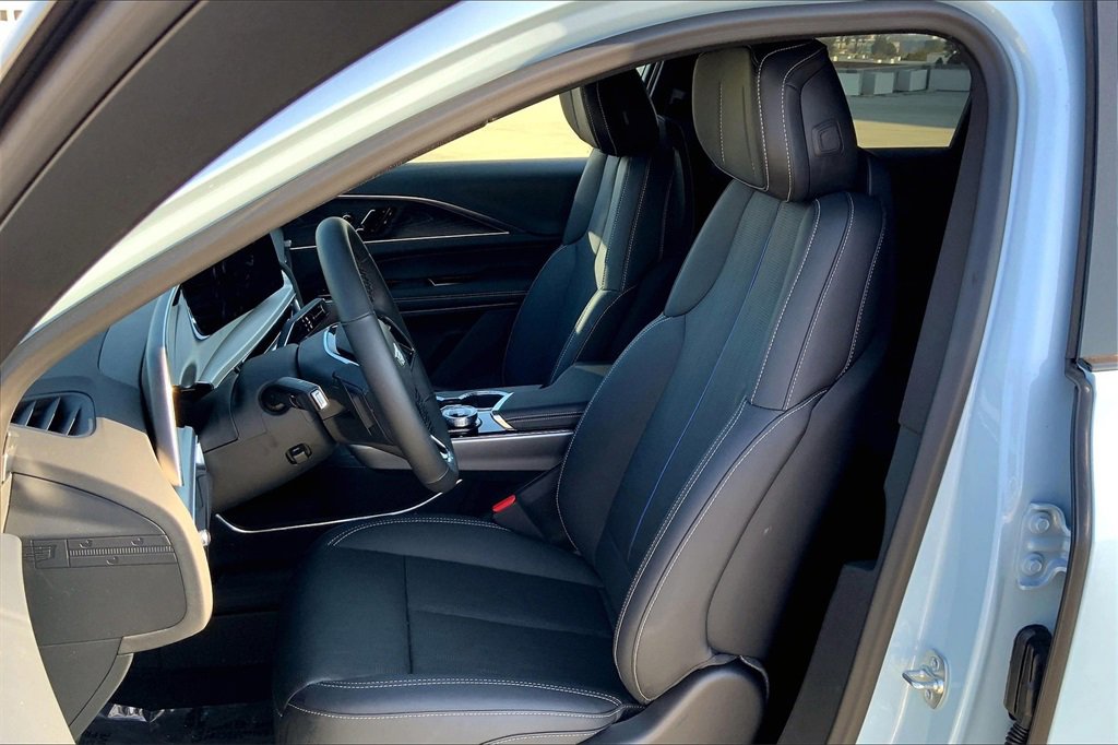 2025 Cadillac Lyriq Sport photo 11