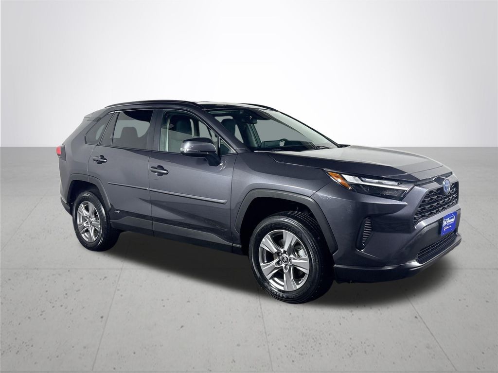 2024 Toyota RAV4 Hybrid LE photo 4