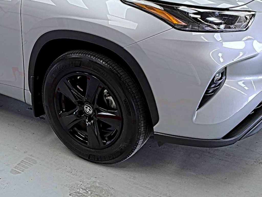 2024 Toyota Highlander LE photo 11